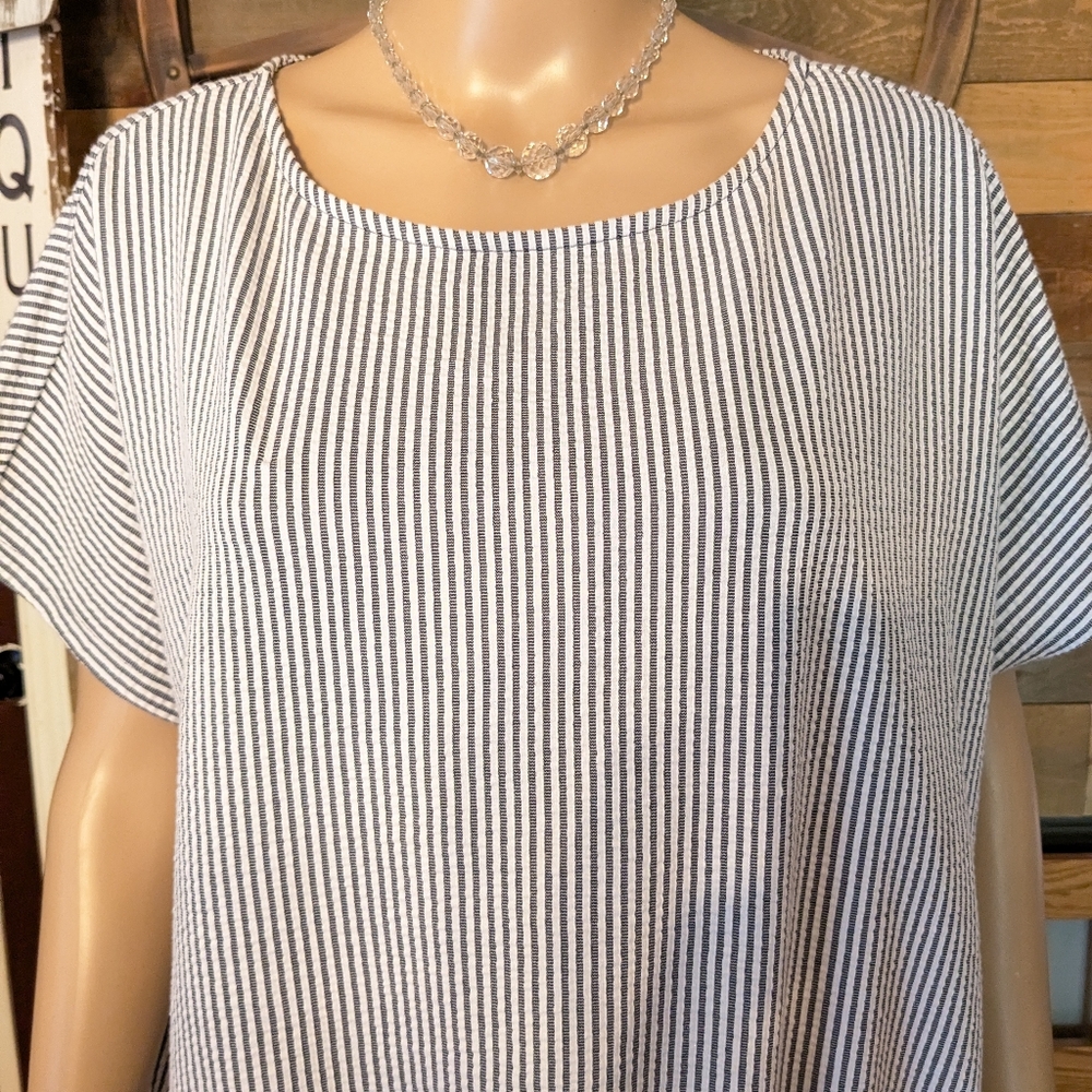MICHAEL Michael Kors Black & White Vertical Striped Cropped Blouse - Picture 3 of 11